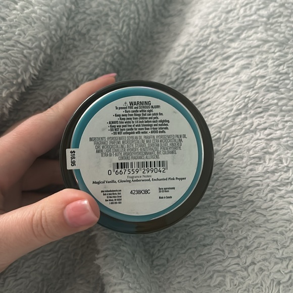 NEW BATH AND BODY WORKS WICKED VANILLA WOODS SINGLE WICK CANDLE - Picture 3 of 3